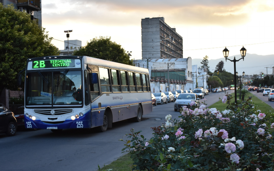 82467-hoy-circularan-con-normalidad-los-colectivos-en-toda-salta-20220519104832