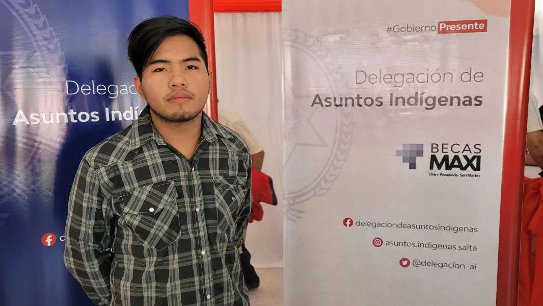 2542-la-delegacion-de-asuntos-indigenas-presento-las-becas-maxi