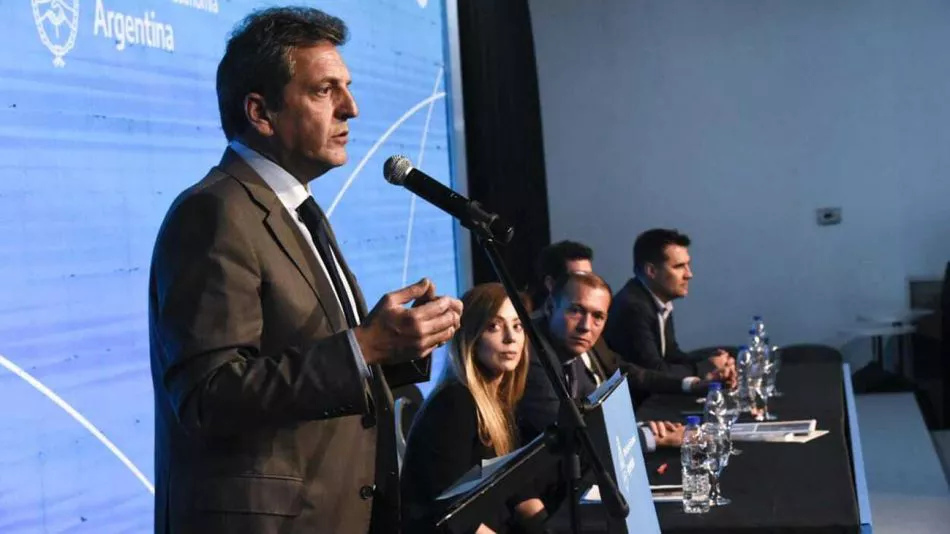 sergio-massa-en-la-exposicion-oil-1401198 (1)