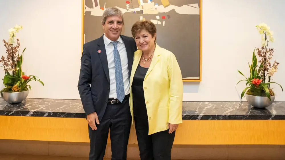 tras-reunirse-con-caputo-la-titular-del-fmi-destaco-el-progreso-de-la-argentina-en-estabilizar-su-economia-foto-x-kgeorgieva-YHKOOGKMHFBYTAECNLFSP76L24