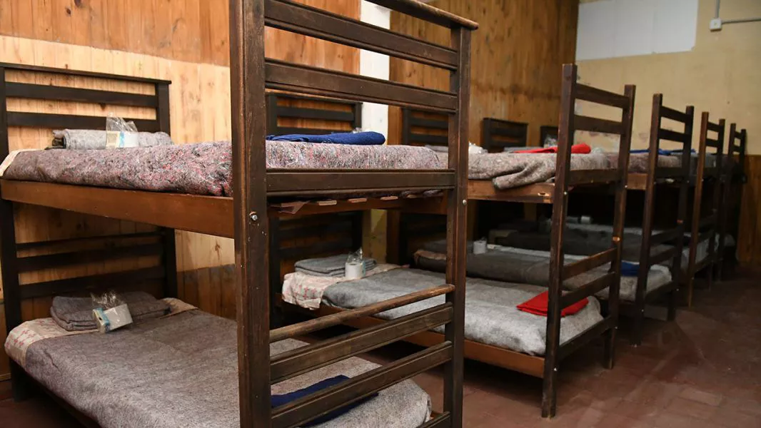 102442-en-la-noche-mas-fria-del-anio-el-hogar-de-noche-asistio-a-63-personas