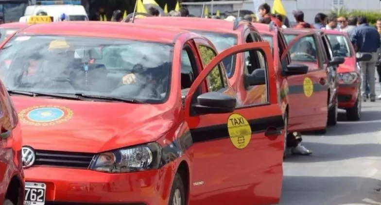 noticia 6 TAXIS Y REMISES