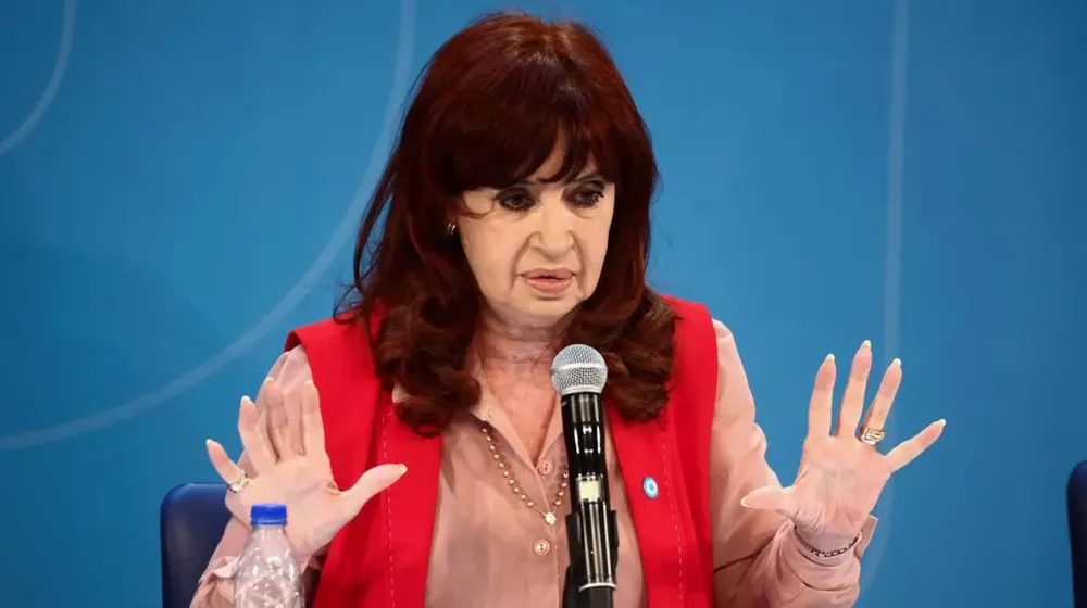 cristina-kirchner-presento-ante-la-corte-suprema-su-ultimo-recurso-para-pedir-la-absolucion-en-la-causa-vialidad-foto-reuters-tomas-cuesta-A5HOYHNYFVDGHLRBXQKHTDBNSY