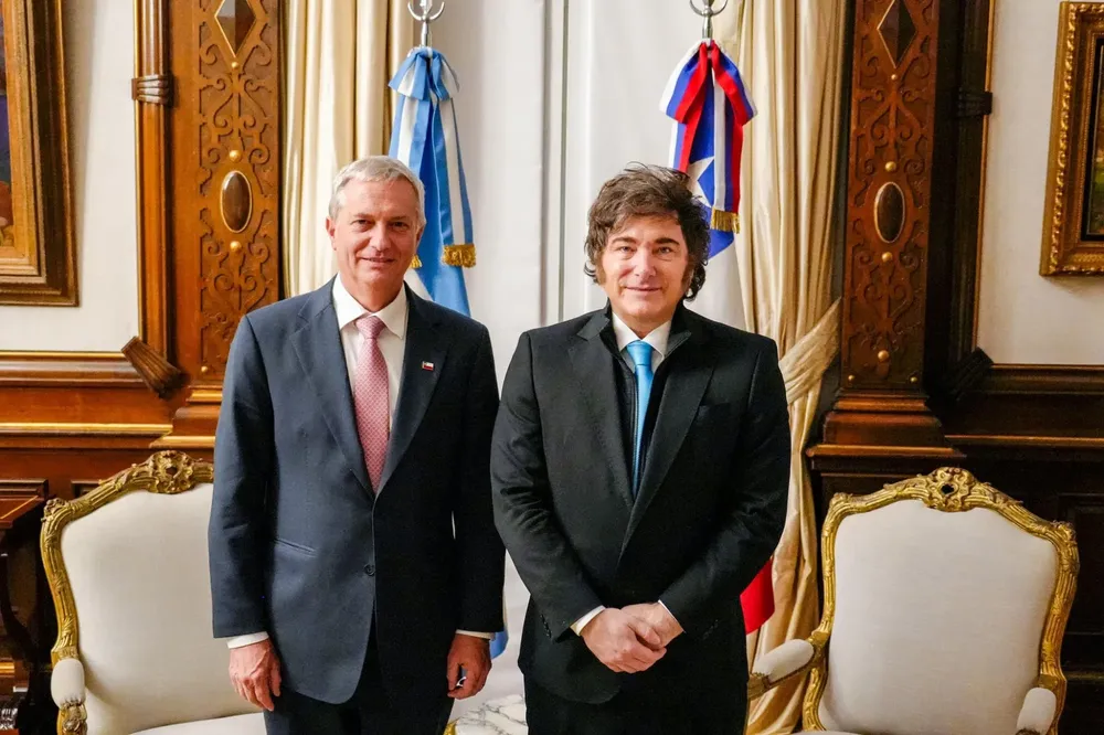 Jose-Antonio-Kast-y-Javier-Milei-2000x1332-jpg