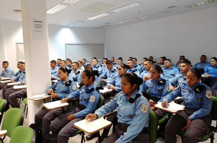 89621-penitenciarios-de-tartagal-participaron-de-una-capacitacion-para-el-fortalecimiento-profesional