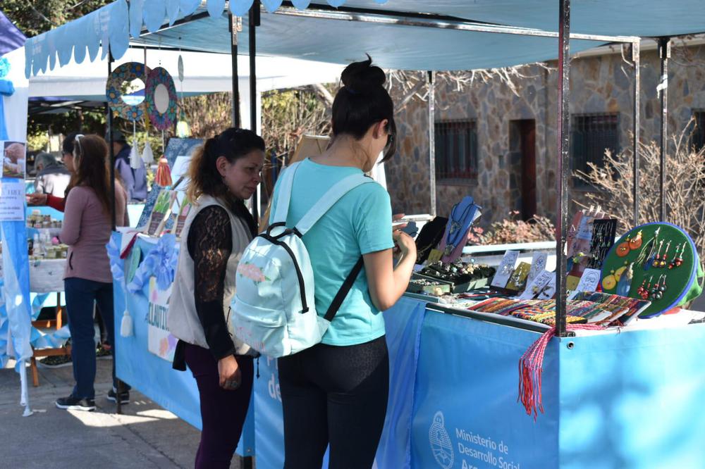 feria-paseo-de-los-poetas-10-2