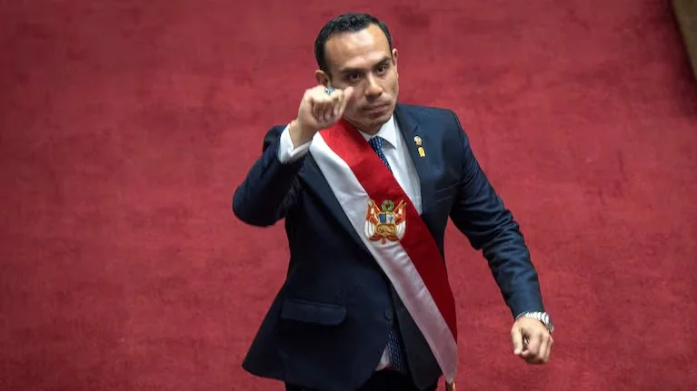 el-presidente-encargado-jose-jeri-foto-reuters-BQ3FITWRVBERFJ6HH3RURMSMAI