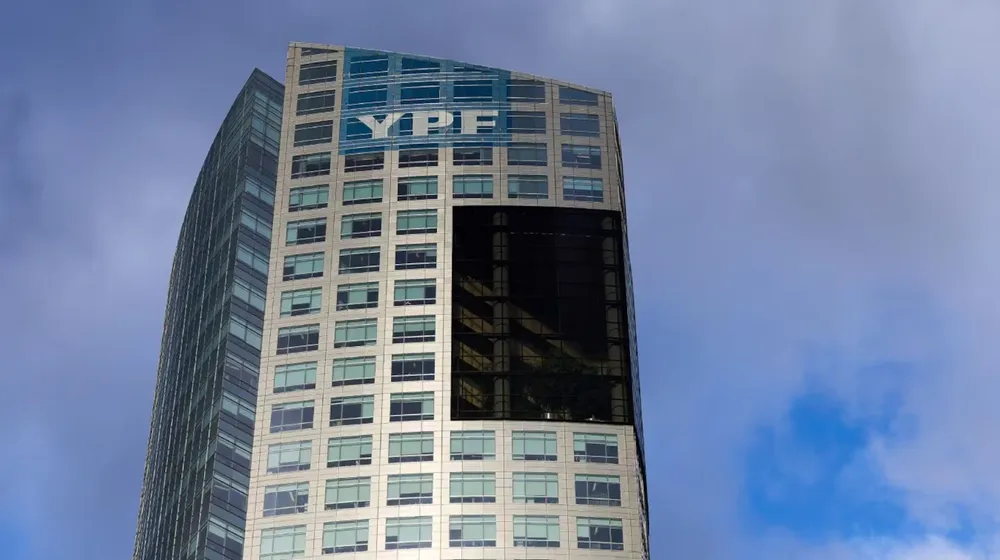 este-lunes-la-jueza-preska-si-suspende-la-orden-que-obliga-a-la-argentina-a-entregar-las-acciones-de-ypf-foto-xinhuameng-dingbo-DT7LLFLP4ZAWZJJ2SQFLBOCJJQ