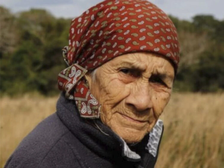 ABUELA-LOAN_DESTACADA-749x561.jpg