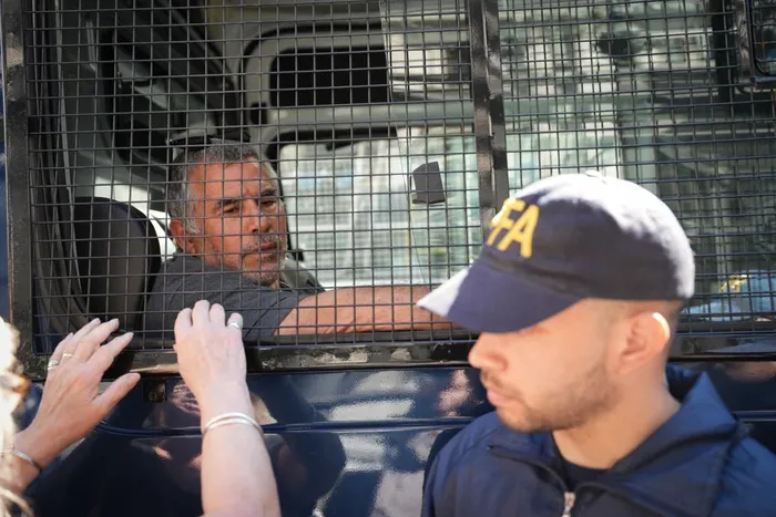 976844-victor-20vargas-20jubilado-20detenido-201-20de-20octubre-20por-20alejandra-20morasano-0