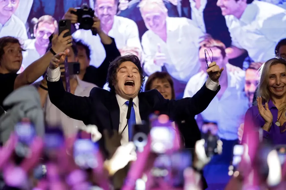 javier-milei-celebra-el-triunfo-de-la-libertad-avanza-en-las-elecciones-legislativas-foto-reuters-cristina-sille-FZYP5HUKMNGX7G6CGQE3F7A7SI