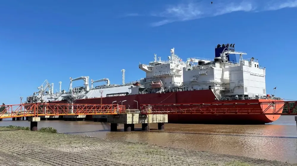la-argentina-requiere-de-importar-gas-por-barco-para-cubrir-la-demanda-del-invierno-foto-reuterseliana-raszewski-SMEI2NTTWBBLJA6JHDWLY55FNY