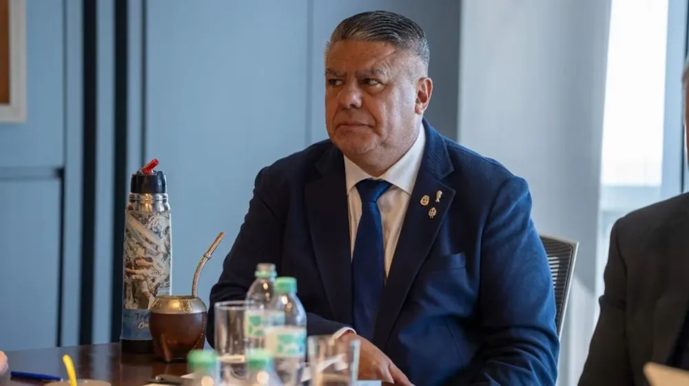 la-imagen-de-chiqui-tapia-junto-al-presidente-de-la-conmebol-en-medio-de-las-investigaciones-en-su-contra-foto-afa-Y7KWED27EJC2DHUOXNCYLOMD4A