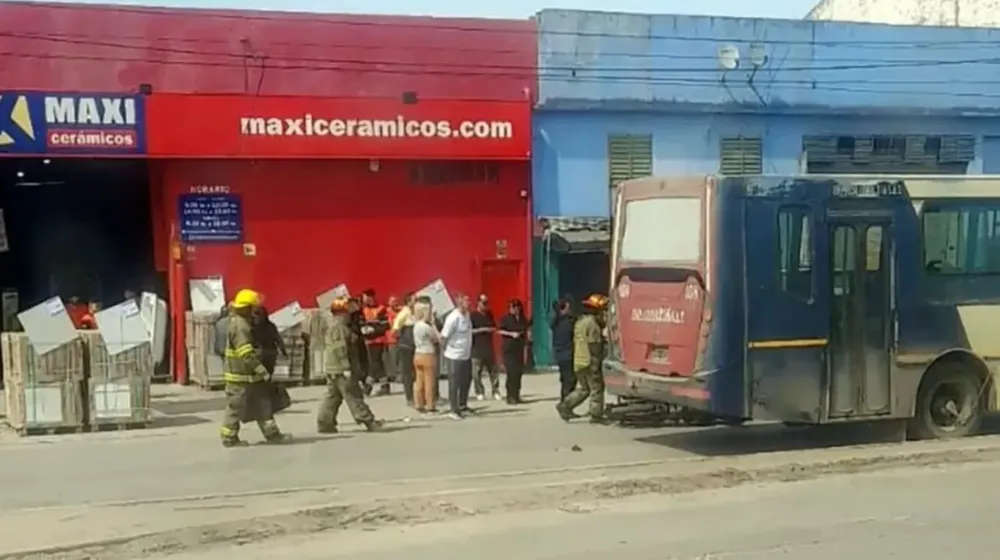 merlo-abrio-la-puerta-de-su-camioneta-y-tiro-a-una-mujer-policia-que-murio-atropellada-por-un-colectivo-foto-gentileza-que-pasa-web-D3LXTNMAJVFZVBEZ4CMMVEM6A4