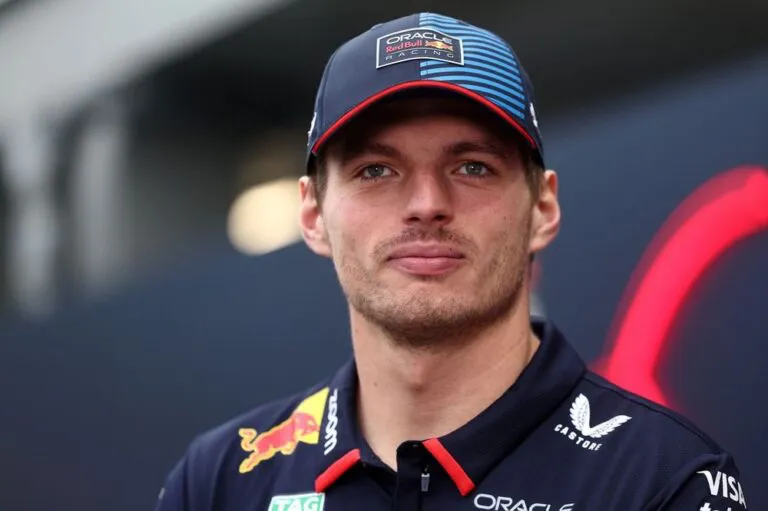 max-verstappen-red-bull-racing-768x511