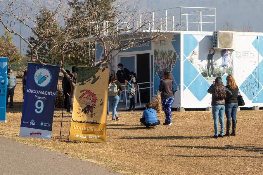 903-operativo-de-vacunacion-contra-covid-19-en-el-parque-bicentenario