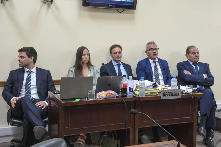 kZFD_7Omx_870x580__1