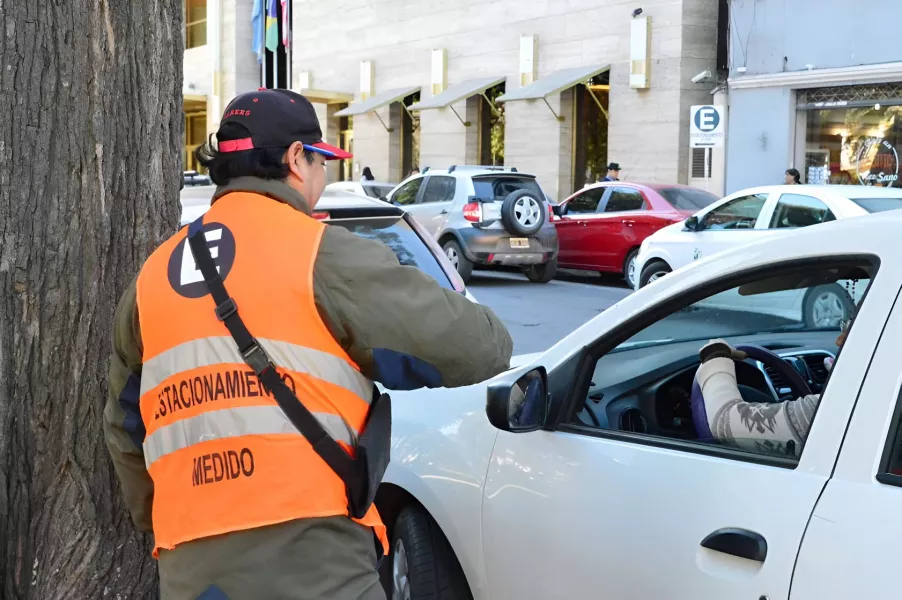 75124-concejales-aprobaron-el-aumento-del-estacionamiento-medido-a-500