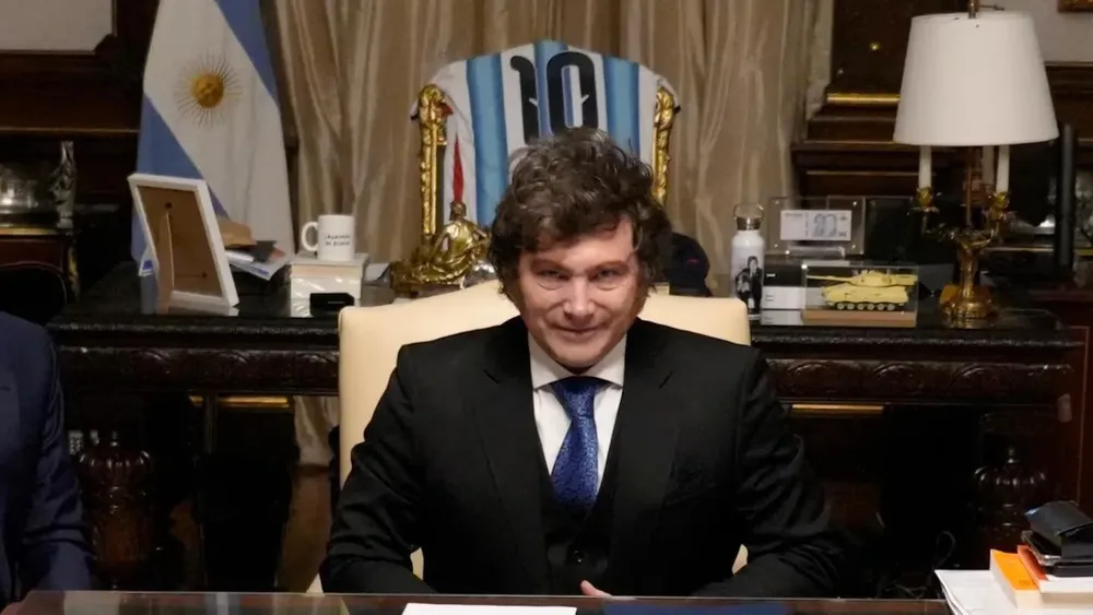 javier-milei-descarta-el-asueto-por-la-semifinal-contra-inglaterra-y-seguira-el-partido-desde-olivos-foto-presidenciaarchivo-V2XSSOCEOBBUHCWVPXW7JMTU6U