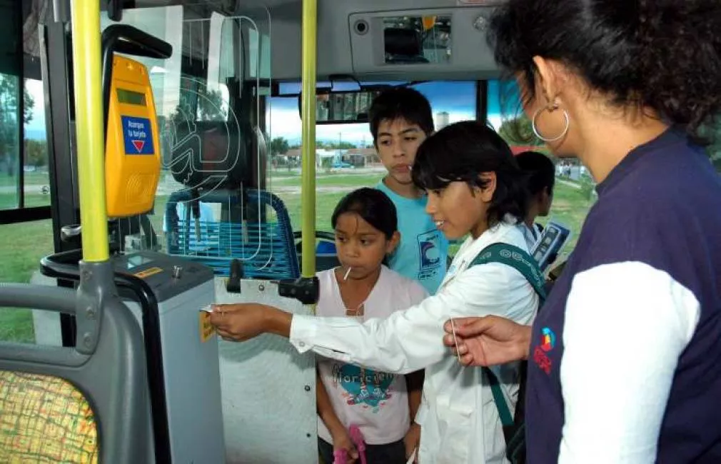 41856-los-estudiantes-ya-pueden-tramitar-sus-pases-en-saeta