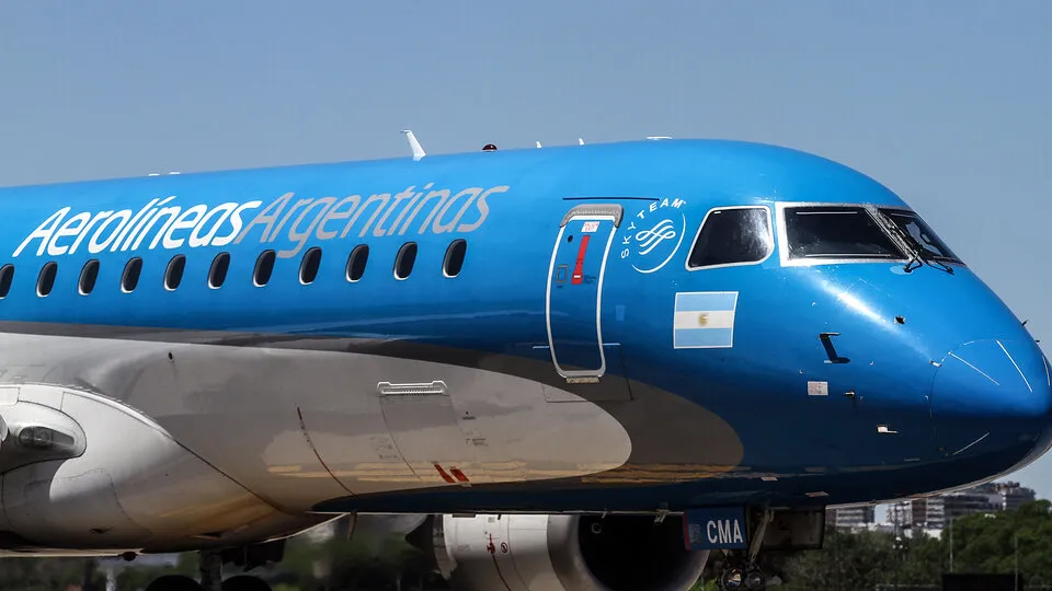 833671-aerolineas-camps