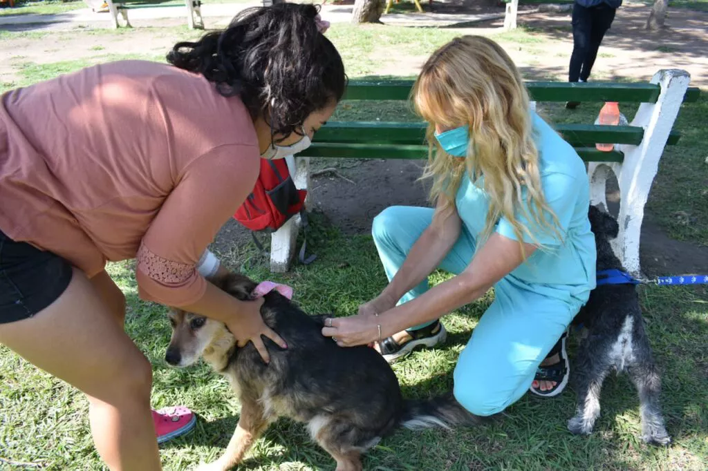 vacunacion-plaza-Evita-1-1-1024x682