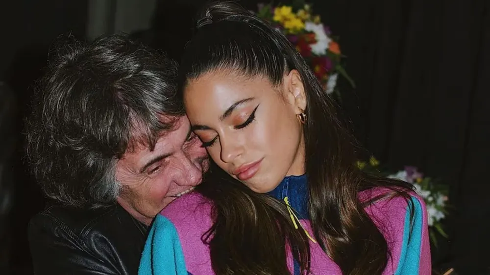 alejandro-stoessel-y-su-hija-tini-foto-instagram-tinistoessel-ZQXGE3XADBA2ZGOJEV2MFDOMCY