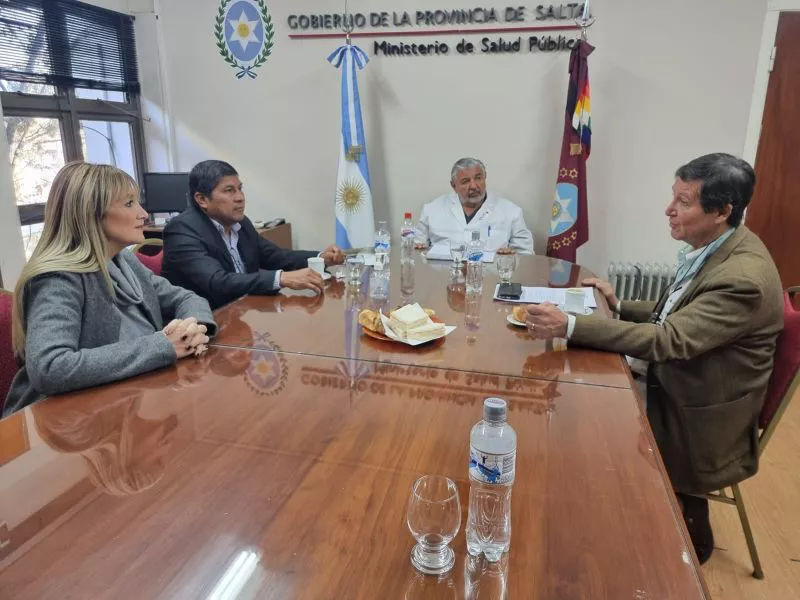 83042-el-ministro-esteban-informo-a-diputados-sobre-obras-a-ejecutarse-en-el-hospital-ragone