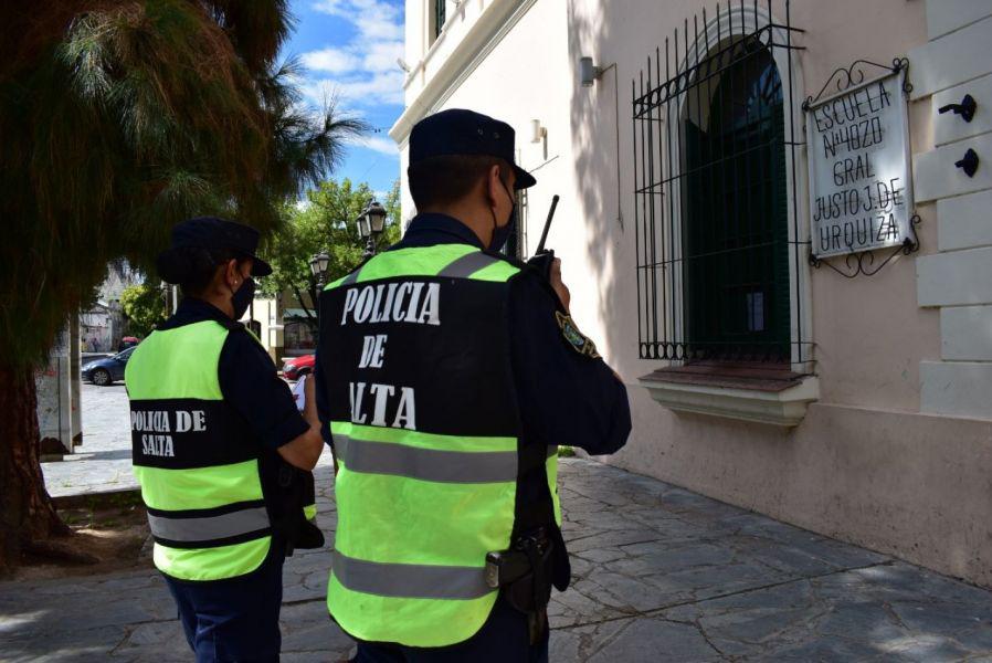 89628-la-policia-de-salta-controla-el-cumplimiento-de-la-veda-electoral