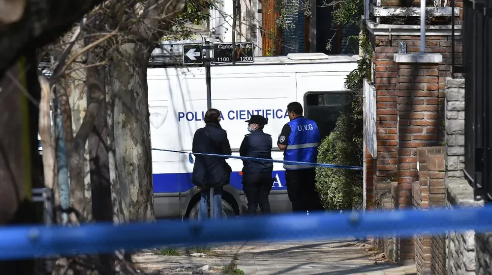 la-policia-intenta-dar-con-los-ladrones-profugos-foto-telam-7ZB6BSFA45D2BOV5PL23BWOAZA