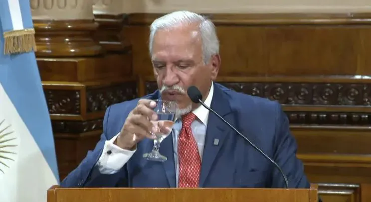 NOTICIA 5 romero exilio