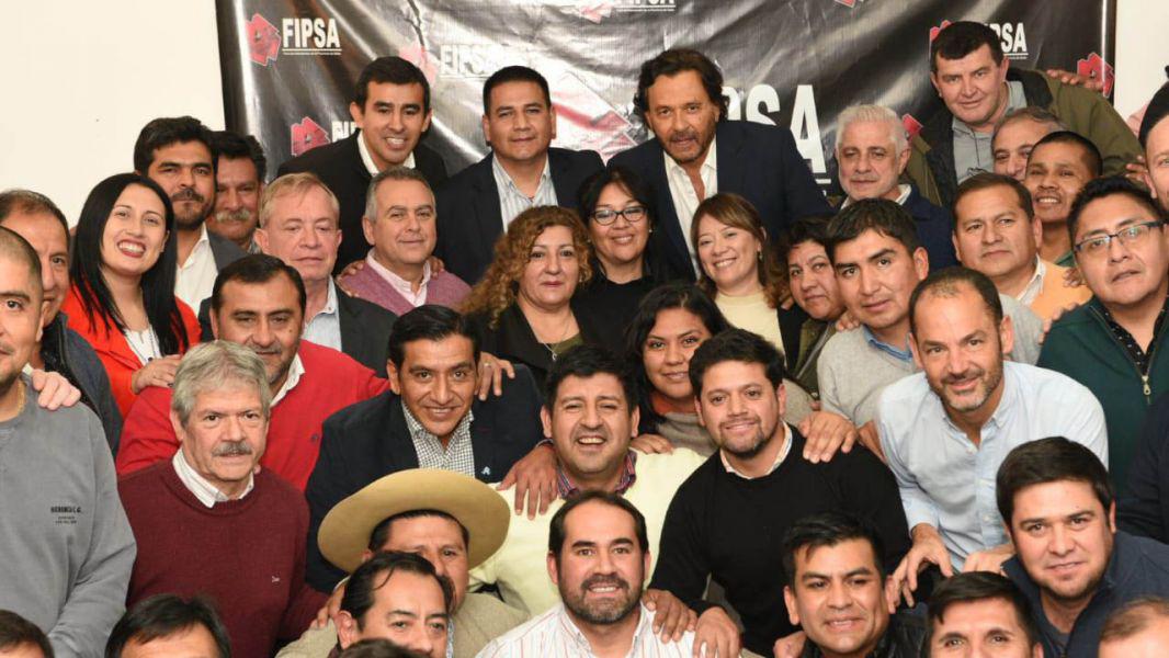 12468-saenz-y-los-60-intendentes-acordaron-unir-fuerzas-en-las-demandas-de-obras-detalladas-en-el-pacto-de-guemes-20240606201524