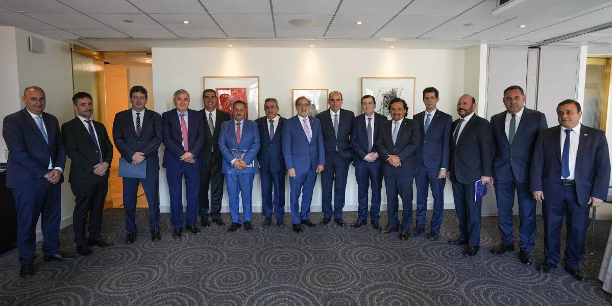 4292-culmino-la-fructifera-mision-comercial-e-institucional-de-saenz-y-gobernadores-del-norte-grande-en-eeuu-20221002002134