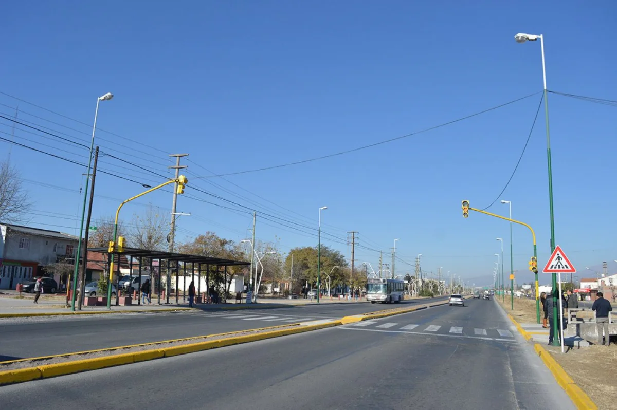 16781-habilitaron-el-semaforo-de-avenida-ex-combatiente-de-malvinas