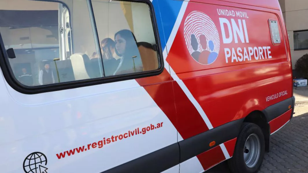 98891-desde-julio-del-2023-hasta-la-fecha-el-movil-del-registro-civil-atendio-mas-de-300-consulta-por-dia
