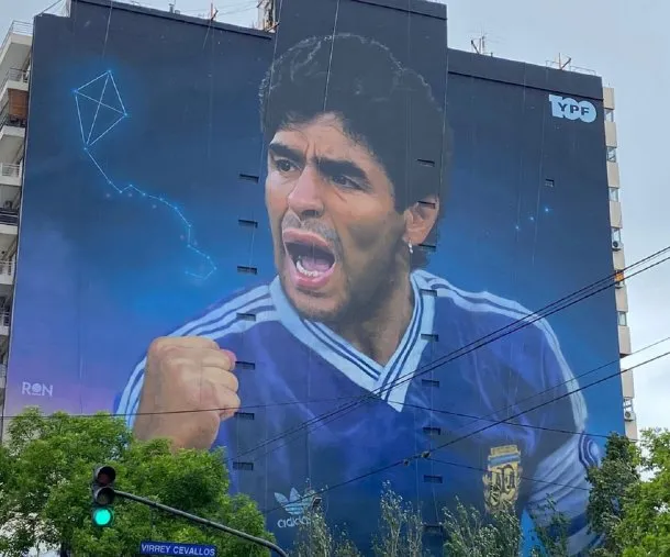mural-diego-maradona-constitucion