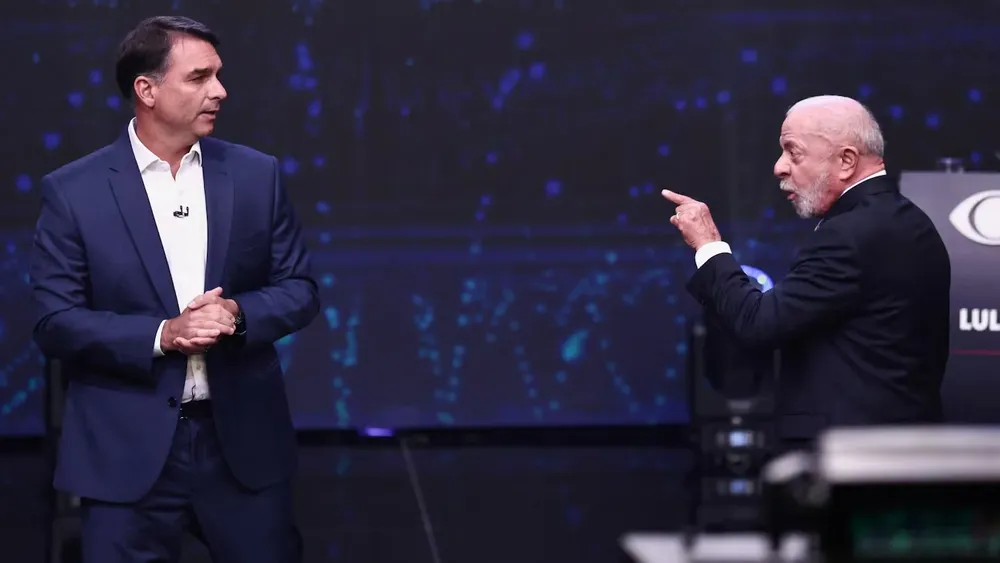 lula-da-silva-le-pregunto-a-flavio-bolsonaro-si-adoptara-la-motosierra-de-javier-milei-foto-reutersjean-carniel-OH3HQH7FK5D3BPTYJNE3EGH5PA