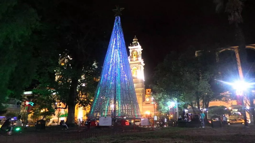 2927-los-saltenios-comienzan-a-vivir-el-tiempo-navidenio-y-el-nuevo-anio