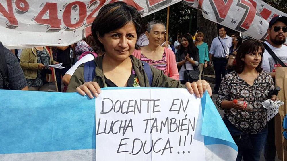 55714-docentes-de-salta-acordaron-paritarias-45-para-el-2020-y-un-bono-de-10-mil-pesos