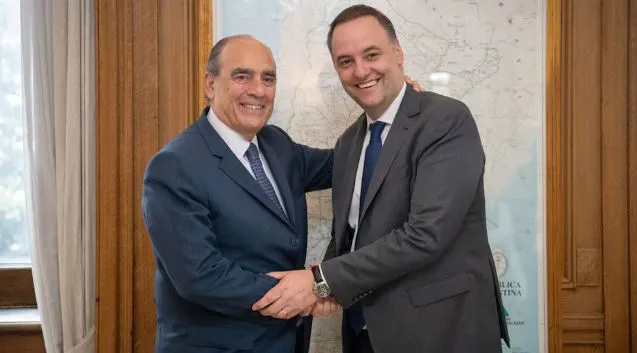 noticia 2 francos adorni