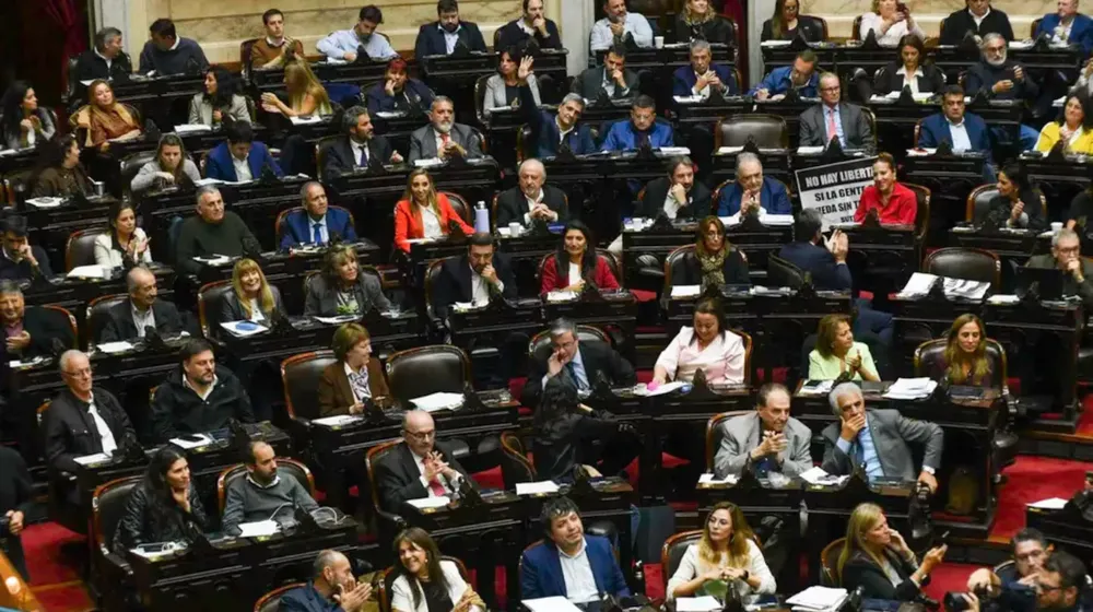 tension-en-diputados-la-oposicion-busca-alcanzar-el-quorum-para-aprobar-aumentos-para-el-hospital-garrahan-y-las-universidades-foto-na-juan-vargas-2C5CQ7SYANELNBOID755NUJ6CE