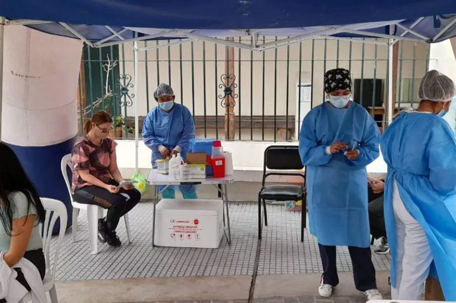 86358-hoy-funcionaran-seis-vacunatorios-moviles-en-la-capital