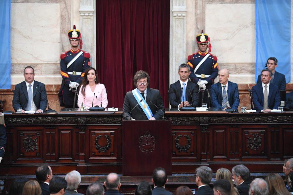 Milei-en-senado-1024x682