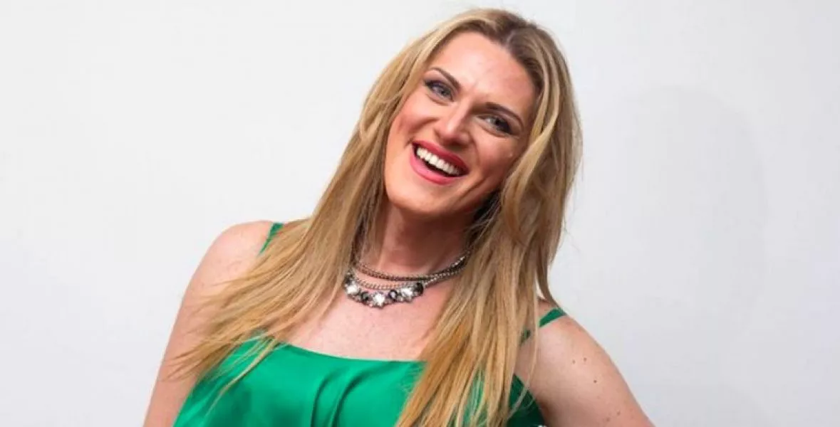 multimedia.normal.b6777a7a19b322ff.56696f6c656e636961207472616e7367c3a96e65726f204c6120636f6d6564695f6e6f726d616c2e77656270