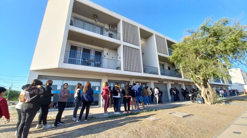 25-10 Colas en Anses