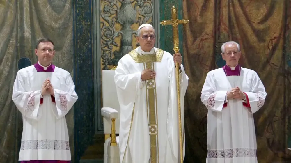 leon-xiv-celebro-su-primera-misa-como-papa-foto-captura-de-video-tn-DKYASJMEWBGDJI7ZKEZPYPVYHE (1)