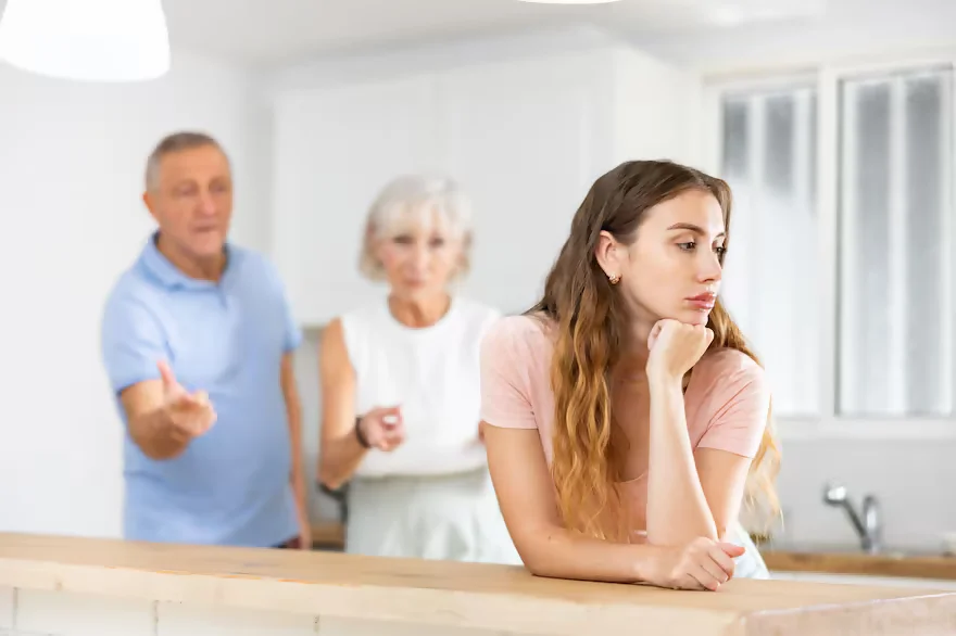 ECAUIAYAFBZOT2AKGFYVK7FWEQ-1