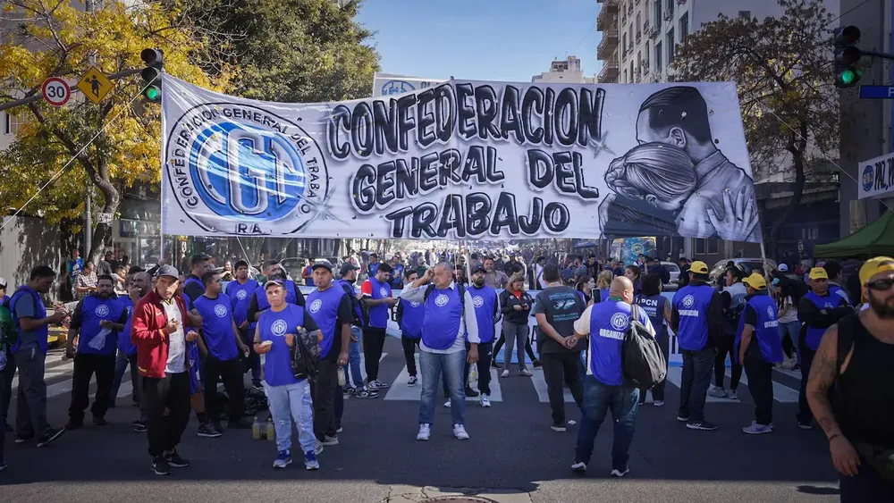 la-cgt-espera-una-masiva-convocatoria-en-la-marcha-contra-la-reforma-laboral-que-impulsa-javier-milei-foto-nicolas-gonzalez-PRAM52ZB5FFVTM4MRMDFKF2V3U