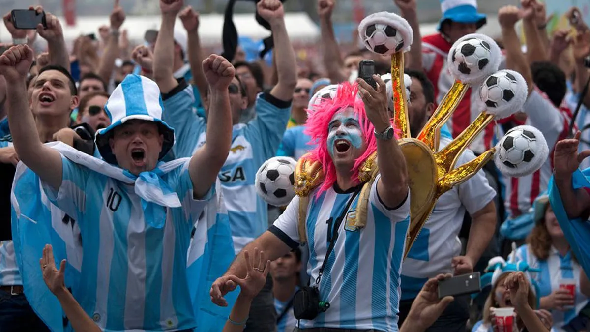 hinchas-qatarjpg