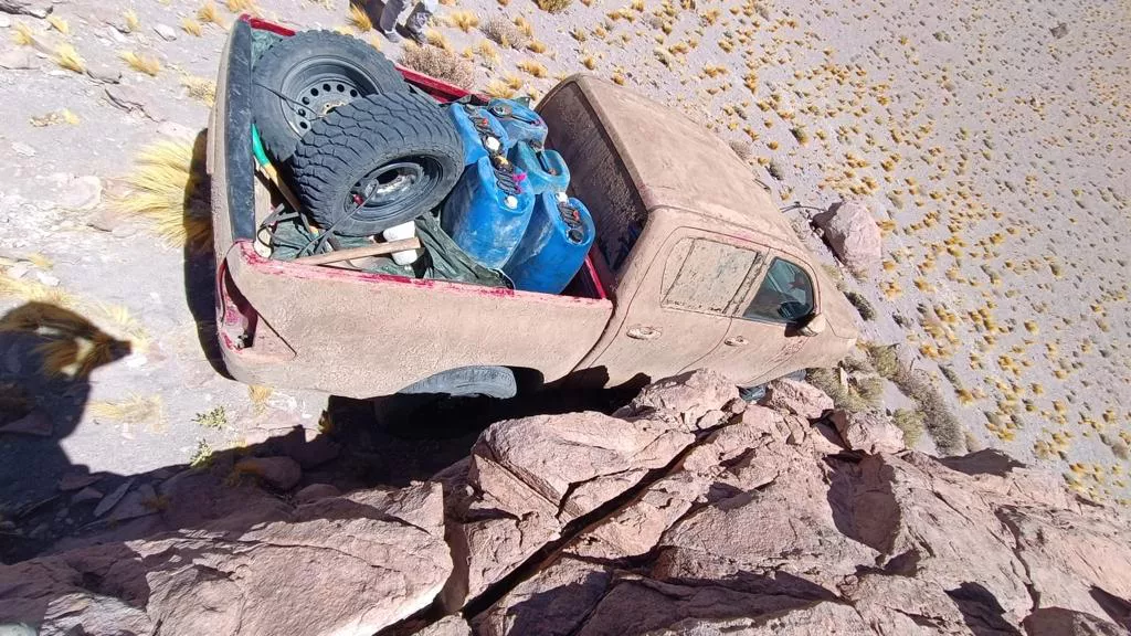 en_la_puna_saltena_interceptan_camionetas_camufladas_con_barro_luces_apagadas_y_mas_de_300_kilos_de_marihuana_7
